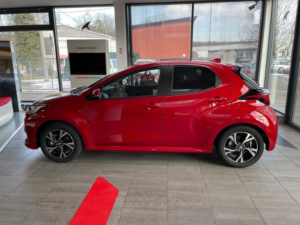 Toyota Yaris  Style 1.5 Hybrid (116 k)