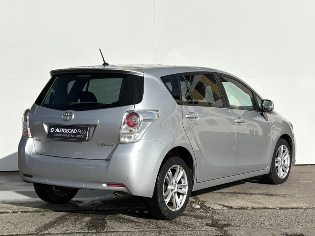 Toyota Verso  2.2 D-4D 110kW AT 7 míst