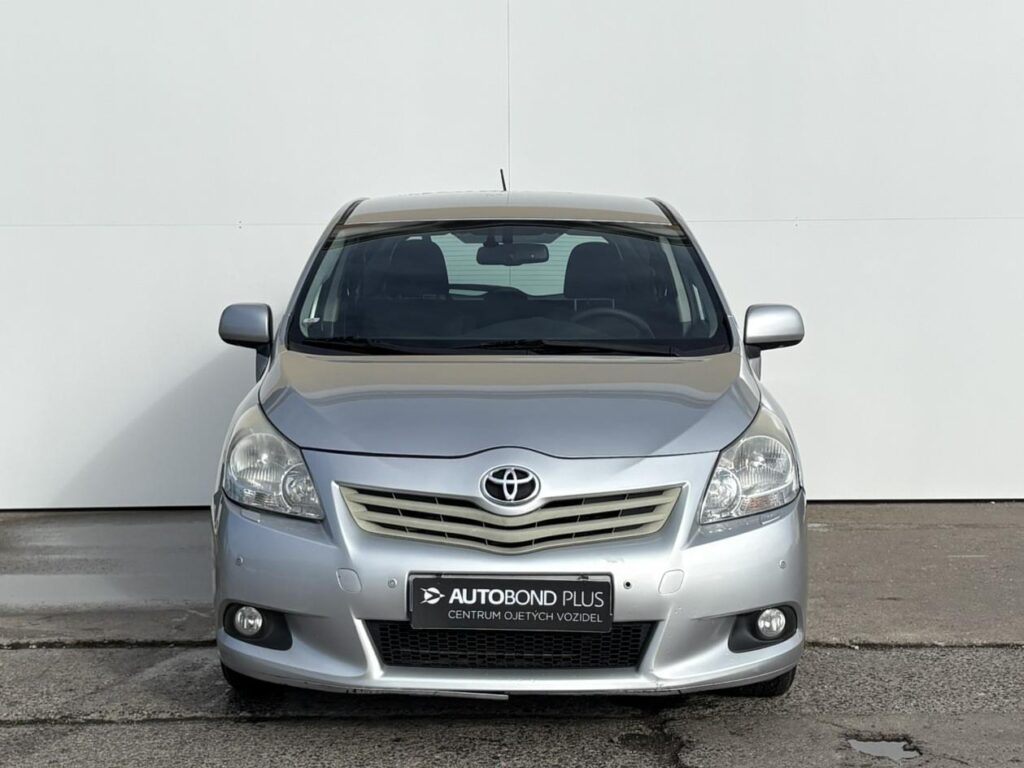 Toyota Verso  2.2 D-4D 110kW AT 7 míst