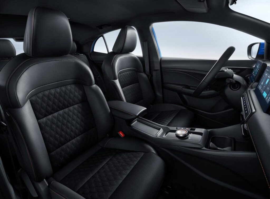 MG MG3  EXCLUSIVE 1.5 Hybrid+ 143kW 4AT 4x2