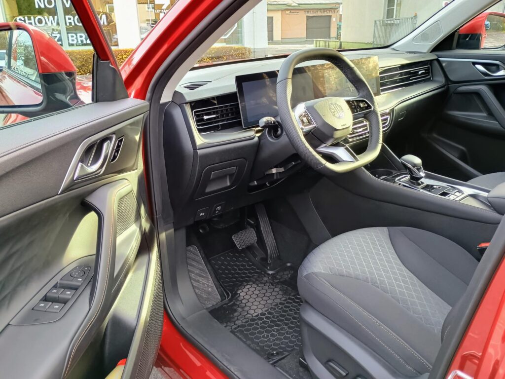 MG HS  EMOTION PHEV 200kW 4×2 3AT