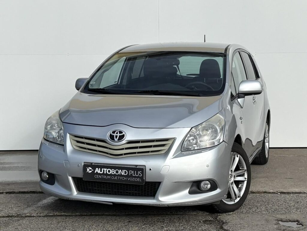 Toyota Verso  2.2 D-4D 110kW AT 7 míst