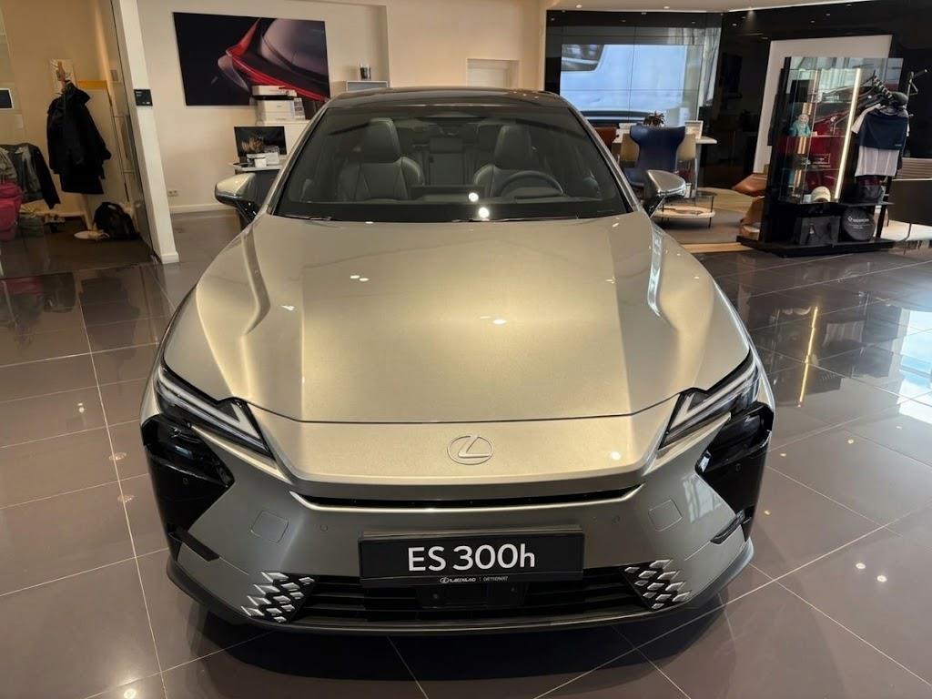 Lexus ES 300h  Prestige Top 4x4