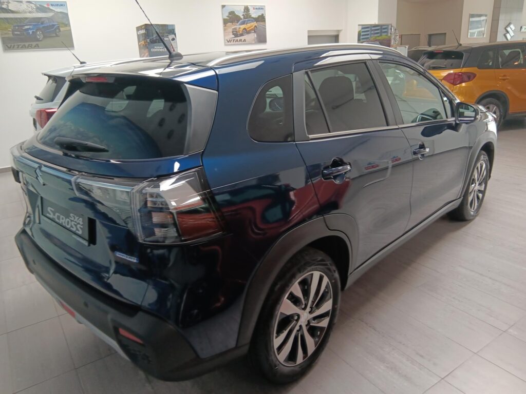 Suzuki S-Cross  ELEGANCE 1.4 HYBRID M/T 4x4